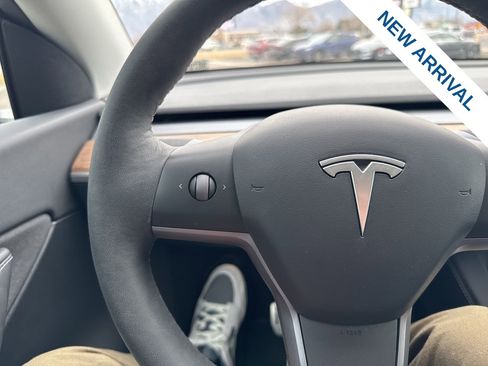 Used 2022 Tesla Model Y Performance image 21