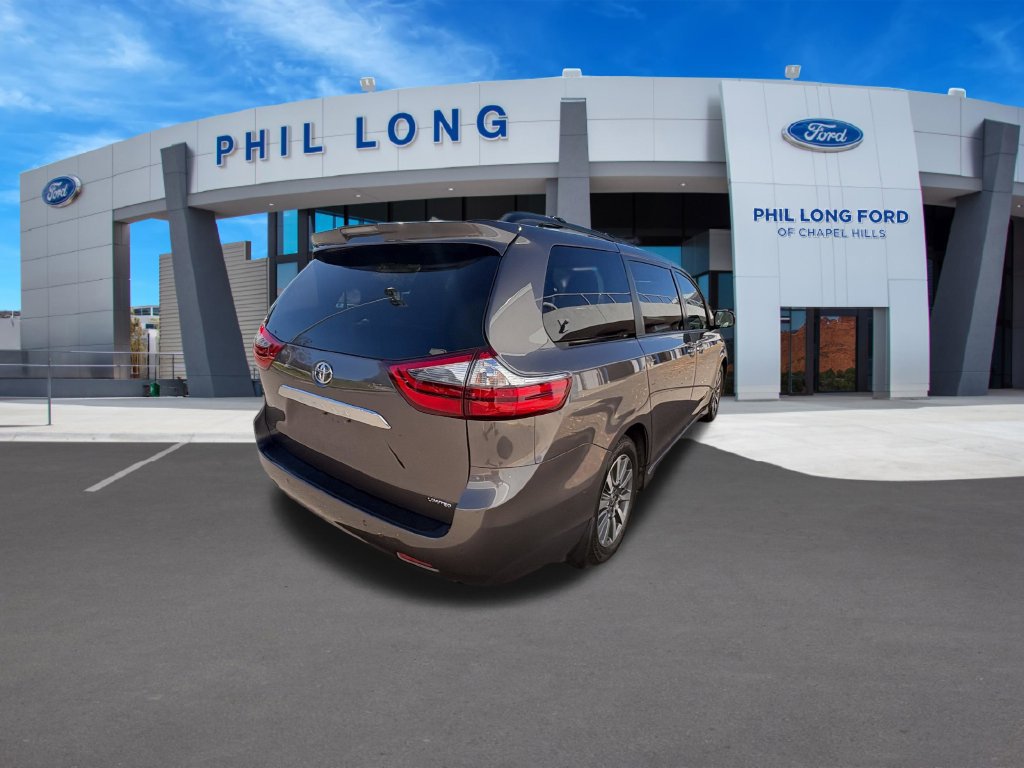 Used 2020 Toyota Sienna Limited Premium w/ Carpet Mat Package FWD image 5