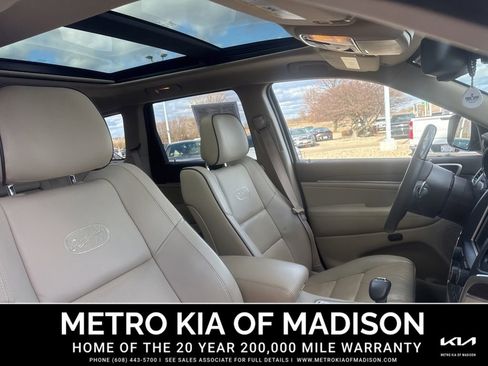 Used 2014 Jeep Grand Cherokee Overland w/ Advanced Technology Group image 41