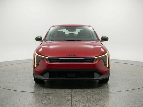 Used 2025 Kia K4 FWD image 2
