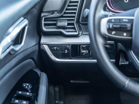 Used 2023 Kia Sportage EX image 24