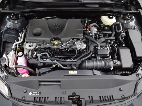 Used 2025 Toyota Camry LE image 9