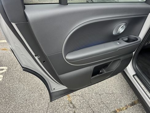 New 2026 Hyundai Ioniq 9 SEL AWD/4WD image 13