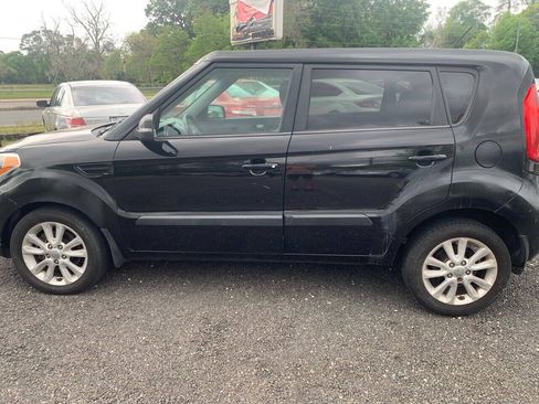 Used 2013 Kia Soul + FWD image 3