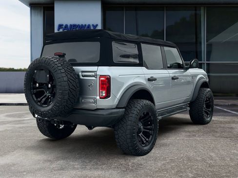 Used 2021 Ford Bronco Black Diamond image 6