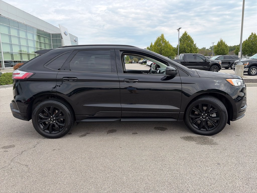 Used 2024 Ford Edge SE w/ Black Appearance Package AWD/4WD image 8