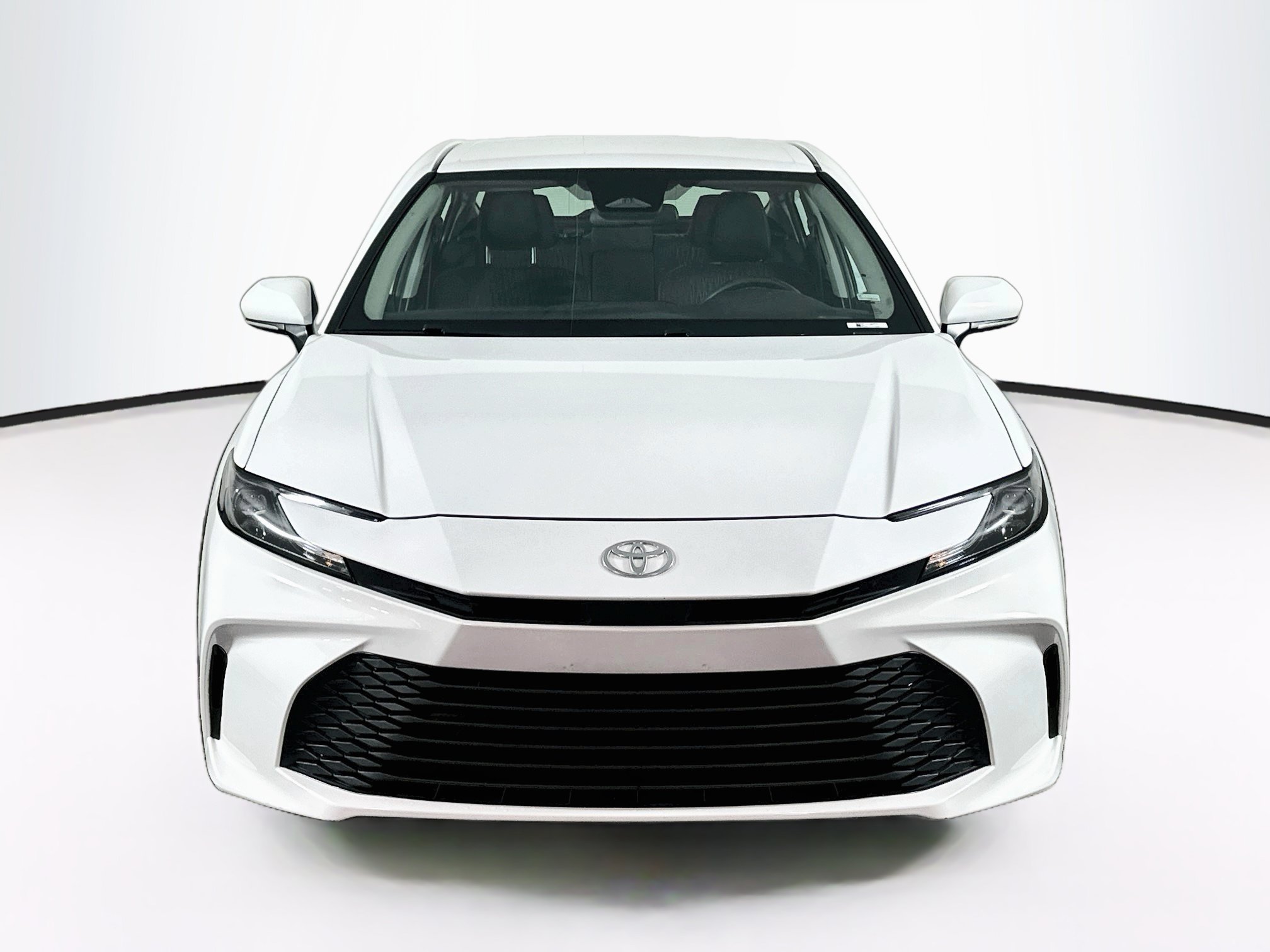 Used 2025 Toyota Camry LE FWD image 2