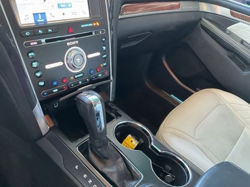 Used 2017 Ford Explorer Platinum image 13