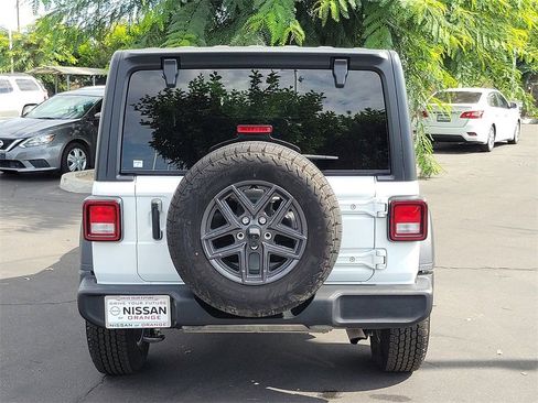 Used 2024 Jeep Wrangler Sport S image 24