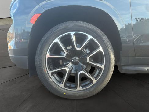 Used 2022 Chevrolet Tahoe RST w/ Luxury Package image 14