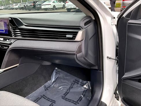 Used 2025 Toyota Camry LE FWD image 18