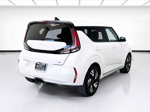 Used 2024 Kia Soul GT-Line FWD image 4