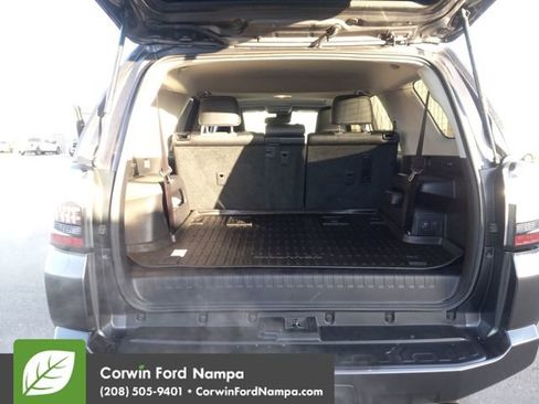 Used 2021 Toyota 4Runner SR5 Premium image 28