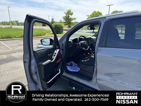 Used 2023 Nissan Frontier PRO-4X w/ Tow Package AWD/4WD image 12