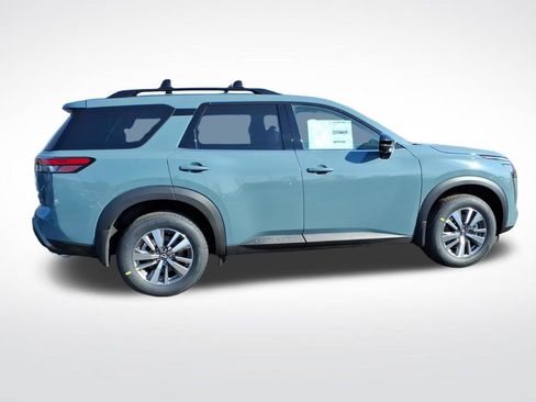 New 2026 Nissan Pathfinder SL image 8