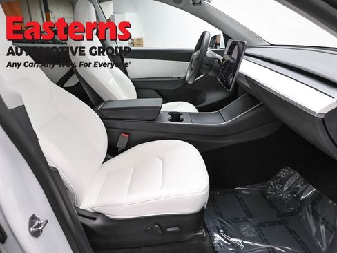 Used 2020 Tesla Model Y Long Range image 21