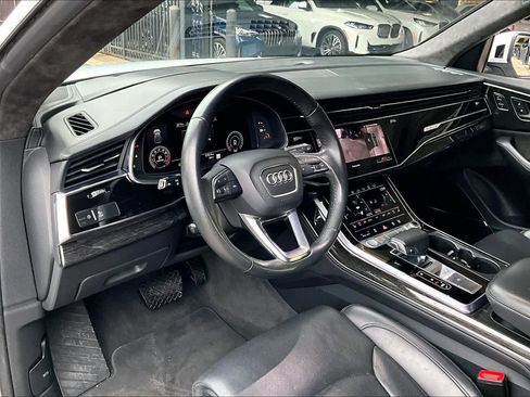 Used 2019 Audi Q8 Prestige w/ Luxury Package image 17