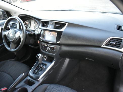 Used 2019 Nissan Sentra SV image 13