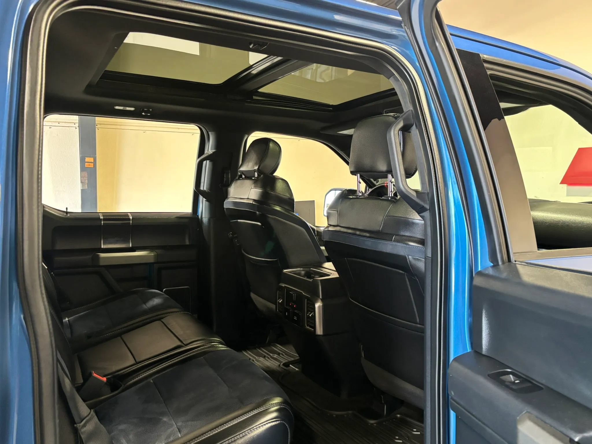 Used 2020 Ford F150 Raptor w/ Equipment Group 802A Luxury AWD/4WD image 18