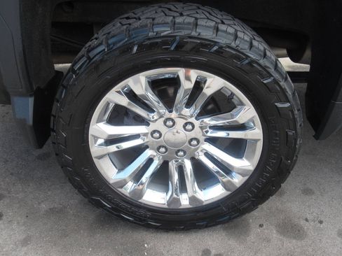 Used 2019 GMC Sierra 1500 SLE w/ SLE Value Package AWD/4WD image 10