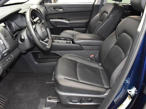 Certified 2025 Nissan Pathfinder SL AWD/4WD image 12