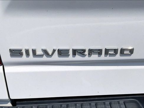 Used 2020 Chevrolet Silverado 1500 LT w/ Convenience Package AWD/4WD image 8
