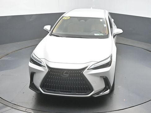 Used 2024 Lexus NX 250 FWD w/ Towing Package (2000 Lbs) image 42