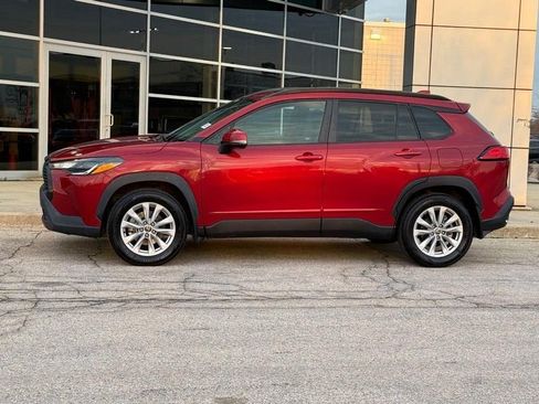 Used 2022 Toyota Corolla Cross LE w/ Moonroof Package image 6