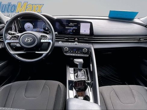 Used 2023 Hyundai Elantra SEL w/ Convenience Package FWD image 10