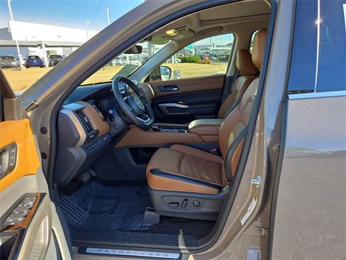 Certified 2024 Nissan Pathfinder Platinum w/ Cargo Package image 10