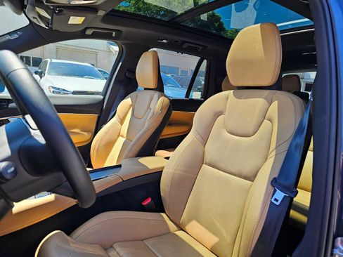 Certified 2023 Volvo XC90 B6 Ultimate AWD/4WD image 23