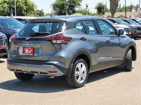 New 2025 Nissan Kicks Play S image 4