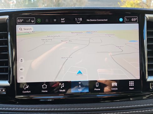 Used 2024 Chrysler Pacifica Select image 28