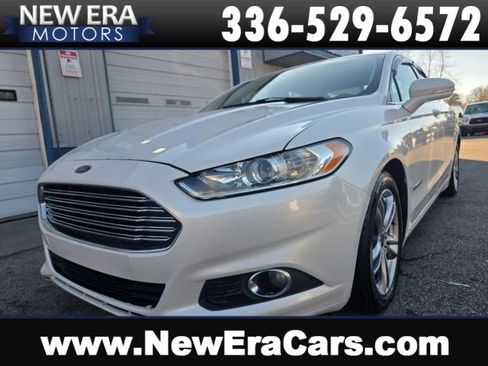 Used 2016 Ford Fusion SE image 1