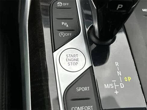 Used 2020 BMW 330i xDrive Sedan w/ Premium Package image 11