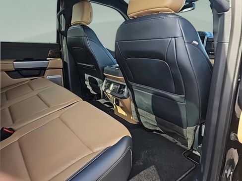 Used 2024 Ford F450 Lariat w/ Chrome Package image 34