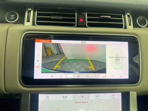 Used 2018 Land Rover Range Rover HSE image 22