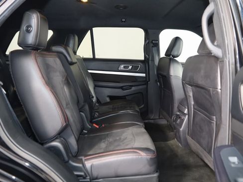 Used 2018 Ford Explorer XLT w/ Equipment Group 202A image 14