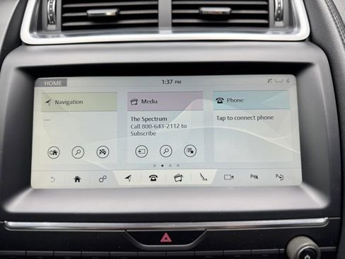 Used 2018 Jaguar E-PACE SE image 14