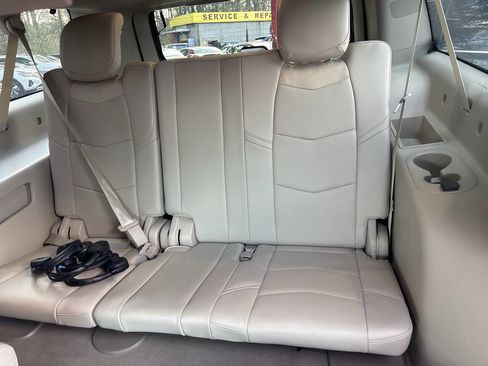 Used 2017 Cadillac Escalade ESV Premium Luxury image 14