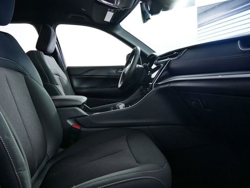 Used 2024 Jeep Grand Cherokee Laredo w/ Luxury Tech Group I image 24