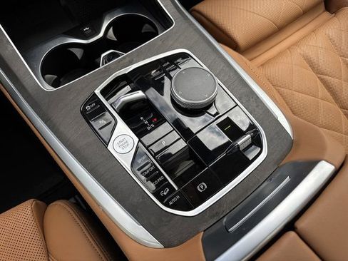 Used 2025 BMW X7 xDrive40i AWD/4WD image 19