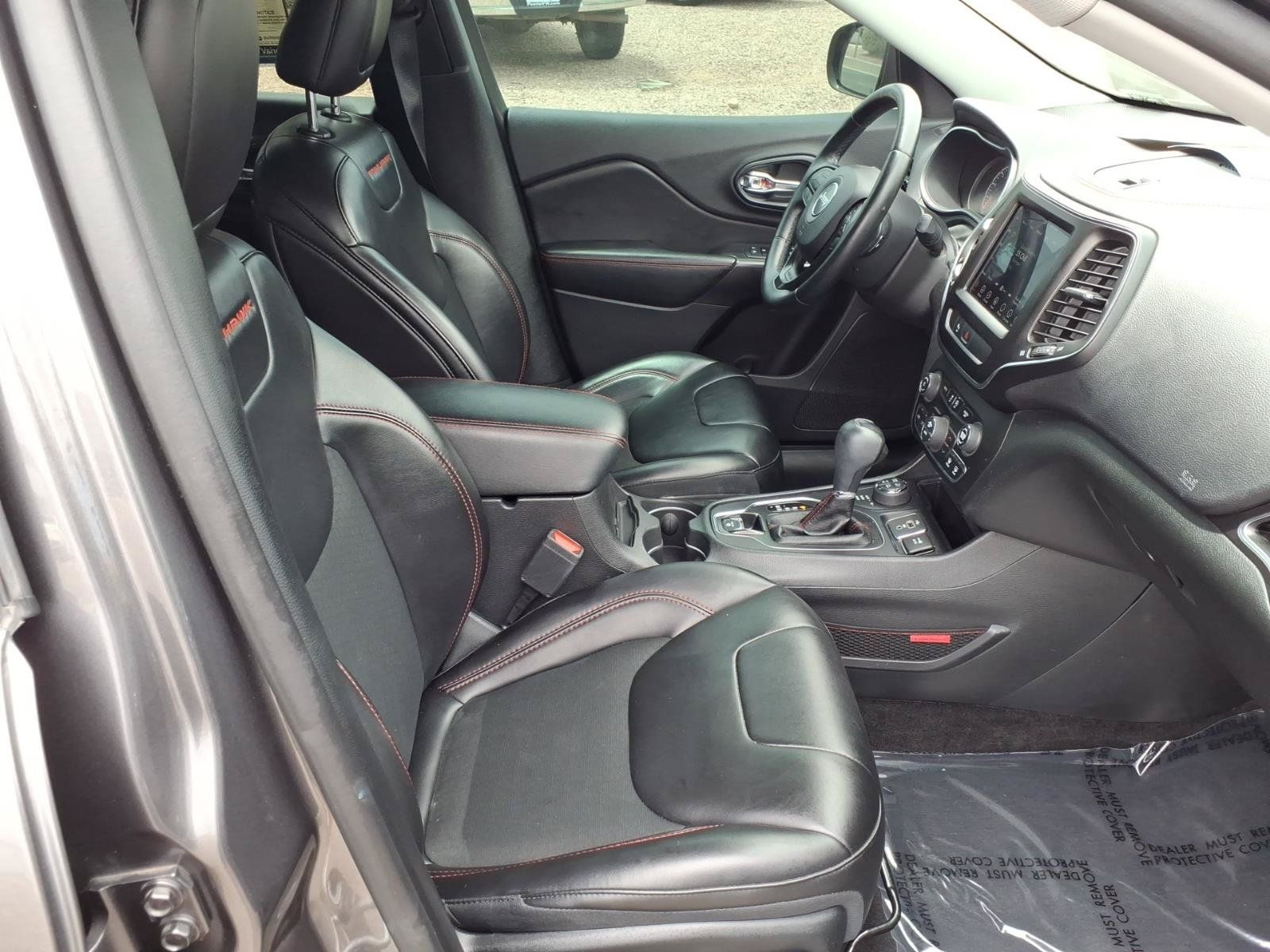Used 2019 Jeep Cherokee Trailhawk w/ Comfort/Convenience Group AWD/4WD image 10