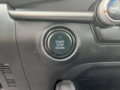 Used 2022 MAZDA MAZDA3 s image 20