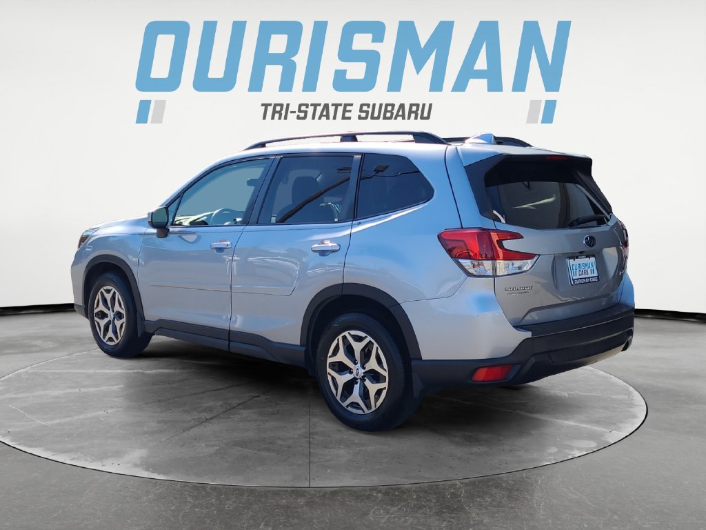 Used 2019 Subaru Forester Premium AWD/4WD image 4