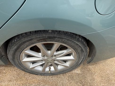 Used 2013 Toyota Prius V Five image 7