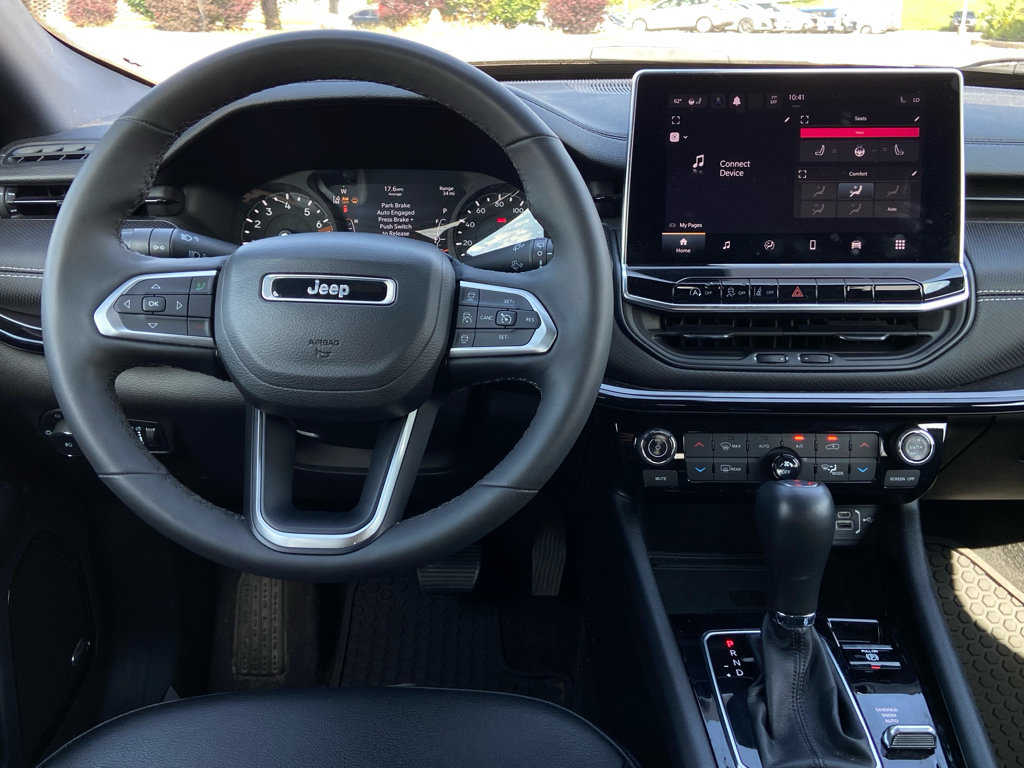 Used 2023 Jeep Compass Latitude w/ Sun and Sound Group AWD/4WD image 16
