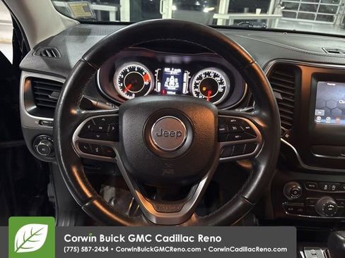 Used 2019 Jeep Cherokee Latitude Plus image 22