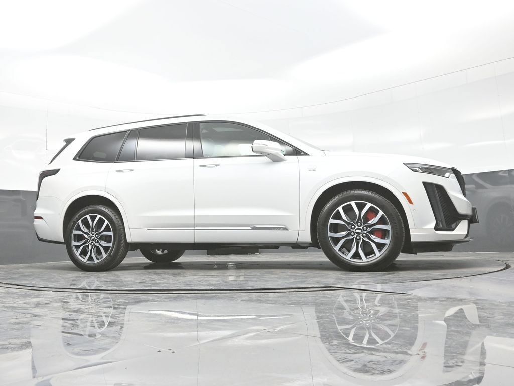 Used 2025 Cadillac XT6 Sport w/ Platinum Package AWD/4WD image 30