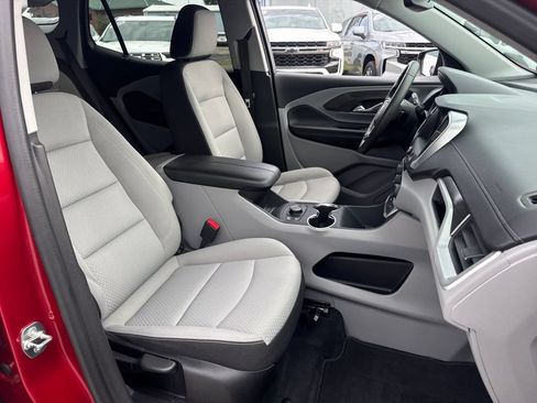 Used 2024 GMC Terrain SLE w/ Driver Convenience Package FWD image 11